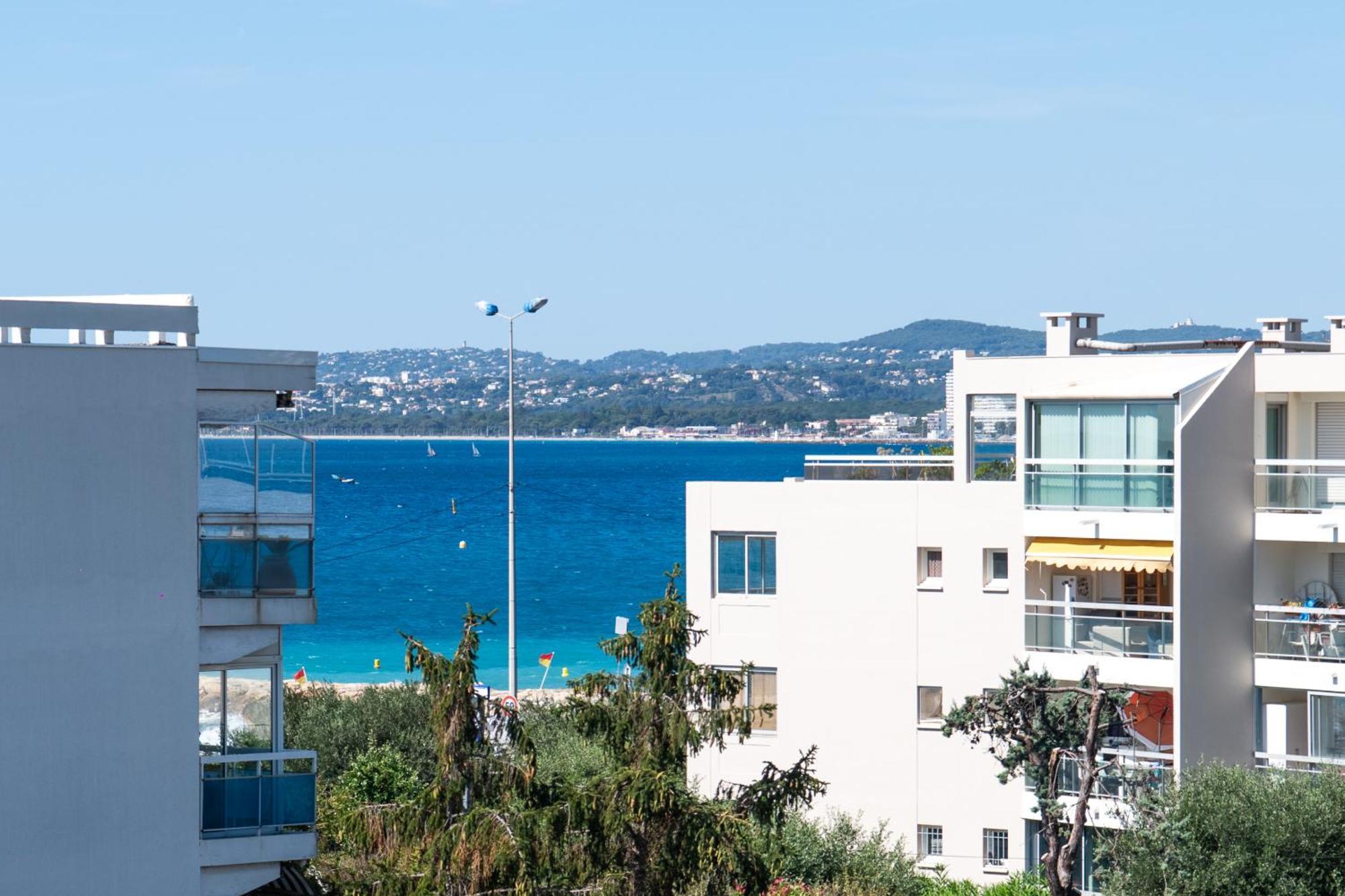 Residence Mediterranee - Beachfront - Sun And Seaview - Pool - Private Parking Cagnes-sur-Mer Exterior photo